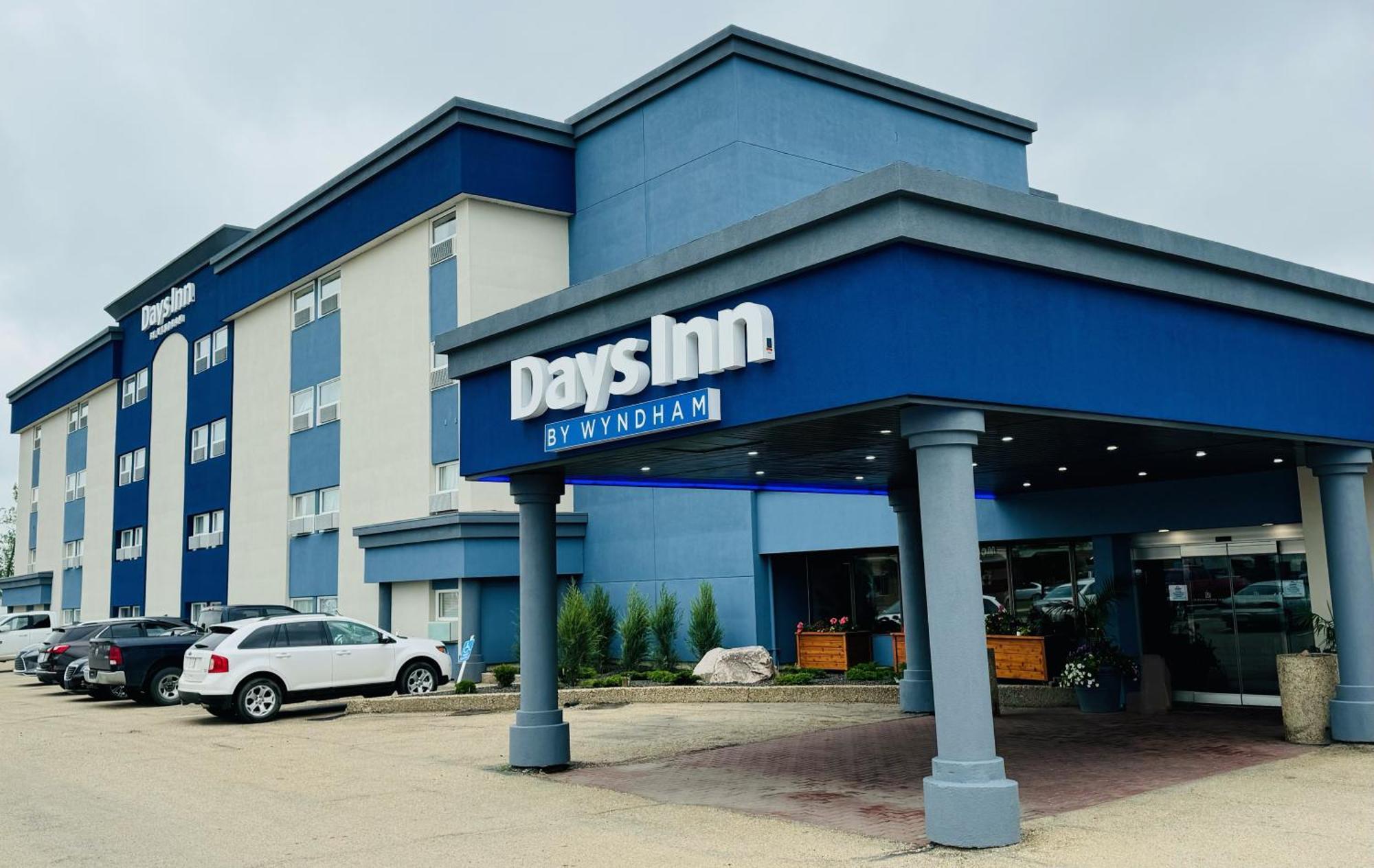 Days Inn & Conference Centre By Wyndham Camrose Norsemen エクステリア 写真