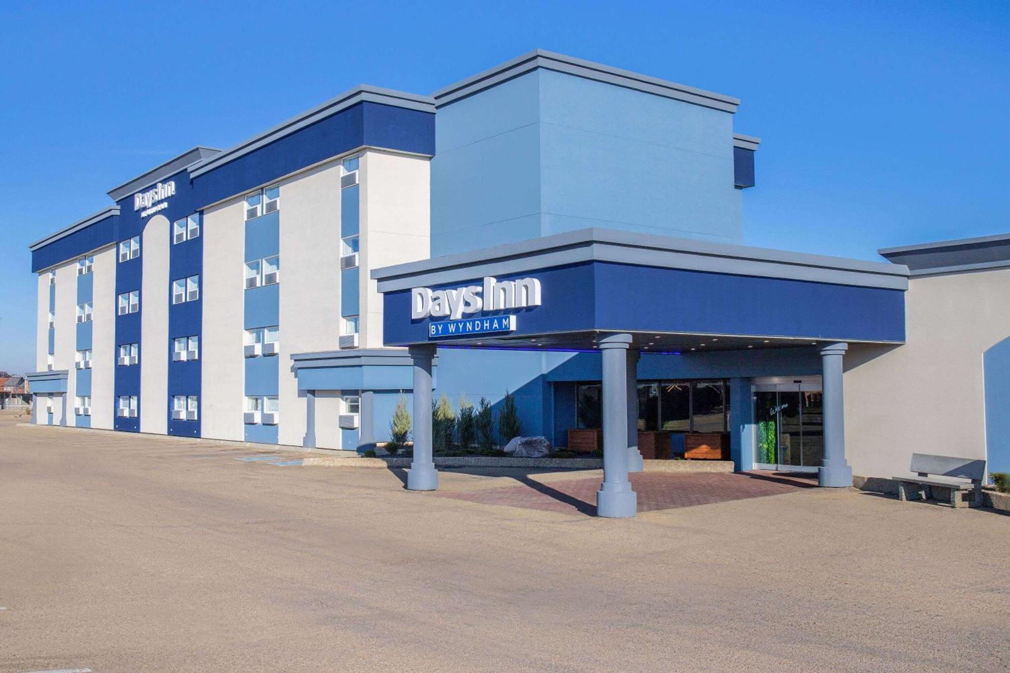 Days Inn & Conference Centre By Wyndham Camrose Norsemen エクステリア 写真